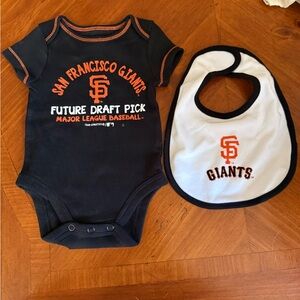 Giants newborn onesie and bib